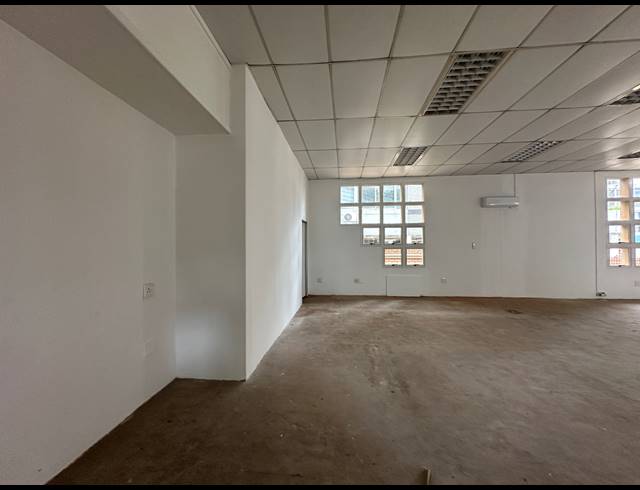 107.30M² OFFICE TO LET IN DIE HOEWES